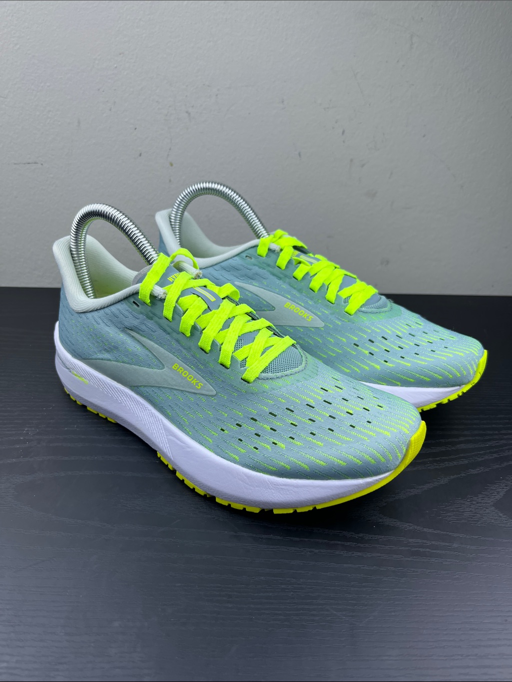 Brooks Hyperion Tempo Running Shoes Green Yellow Women's Size 6.5